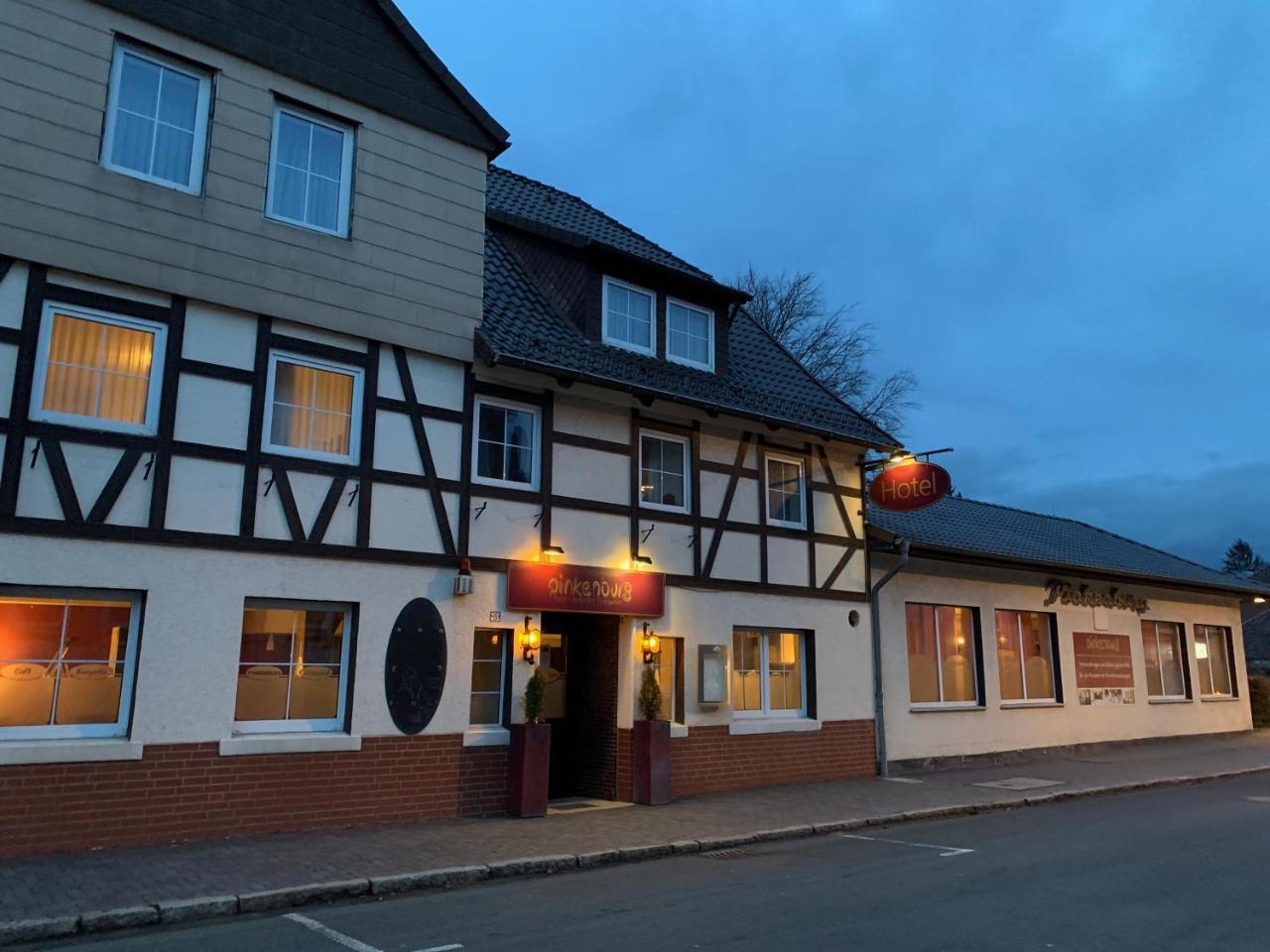 Hotel Und Restaurant Pinkenburg Wennigsen Exterior photo
