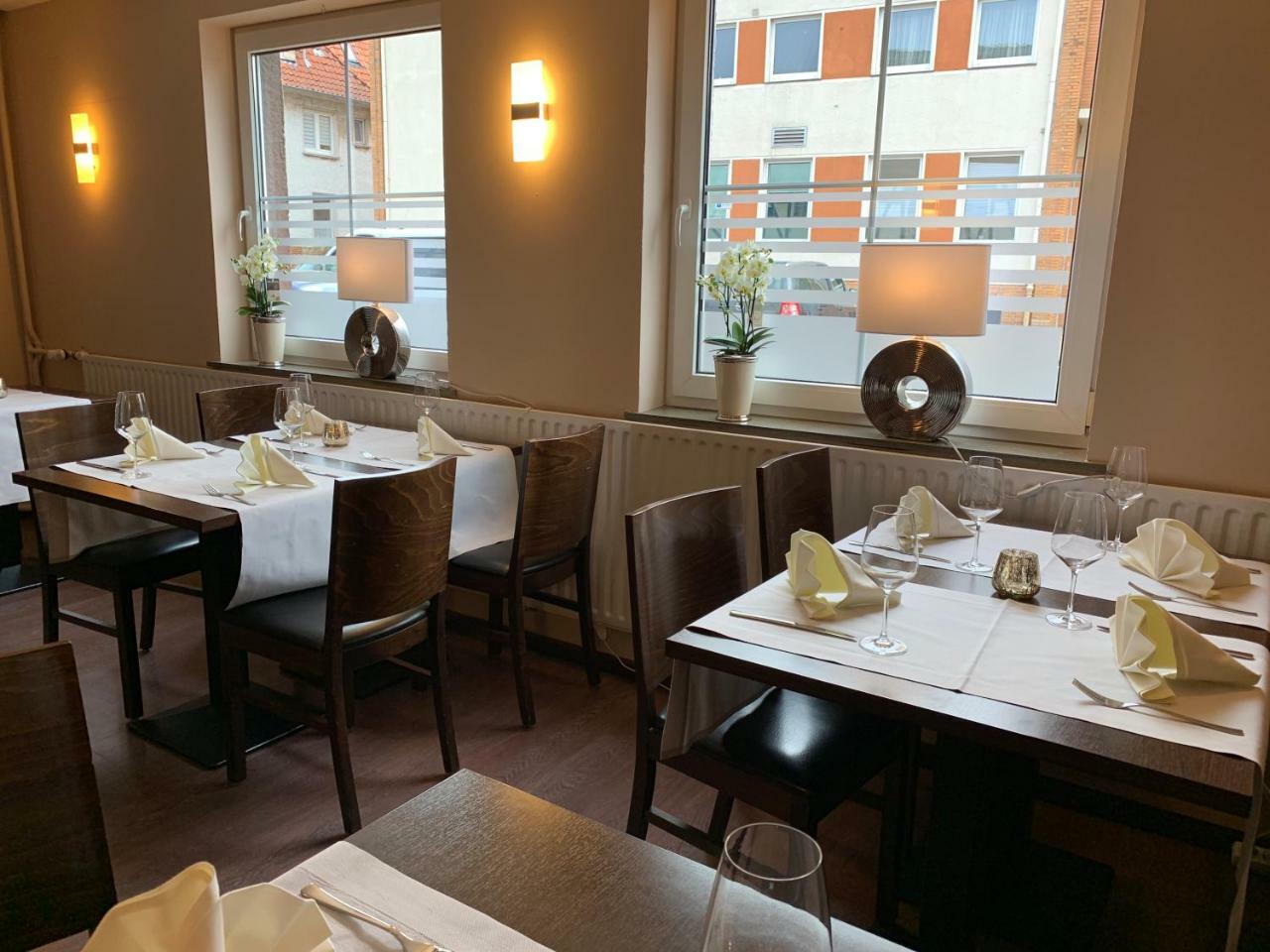 Hotel Und Restaurant Pinkenburg Wennigsen Exterior photo